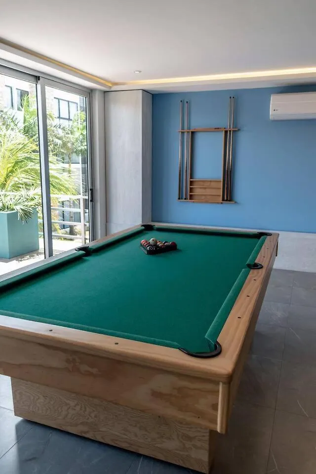 2 Blocks From 5Th Ave 3 Blocks From The Beach Playa del Carmen Apartment