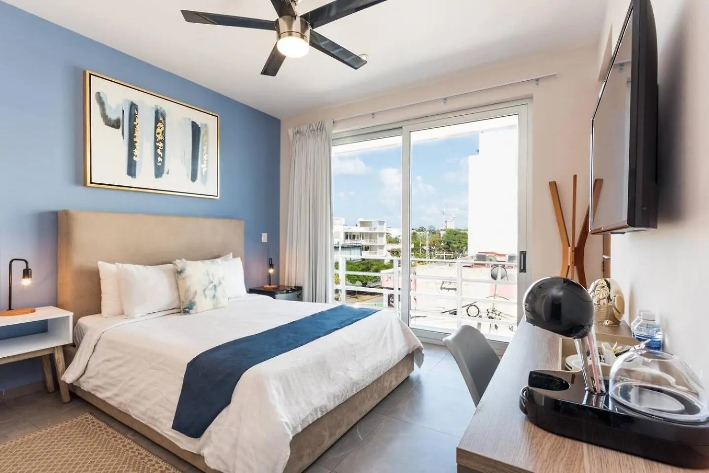 2 Blocks From 5Th Ave 3 Blocks From The Beach Playa del Carmen